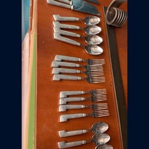 Heavy duty vintage 20 piece silverware set